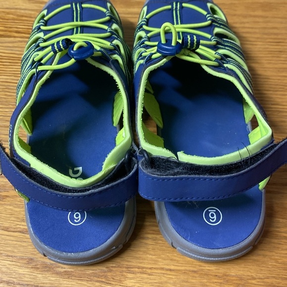 DSG Direct Youth Caged Sandals Size Youth 6 - Picture 3 of 8